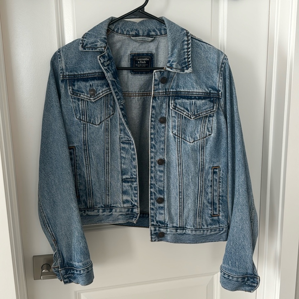Abercrombie & Fitch Light Wash Jean Jacket